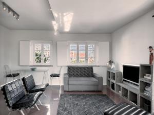 Carcavelos Beach&Bike House (view, parking, wi-fi)