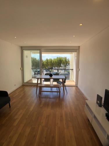 Carcavelos Nova University super location T2