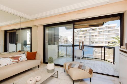 Carlton area chic 2 bedrooms 2 baths