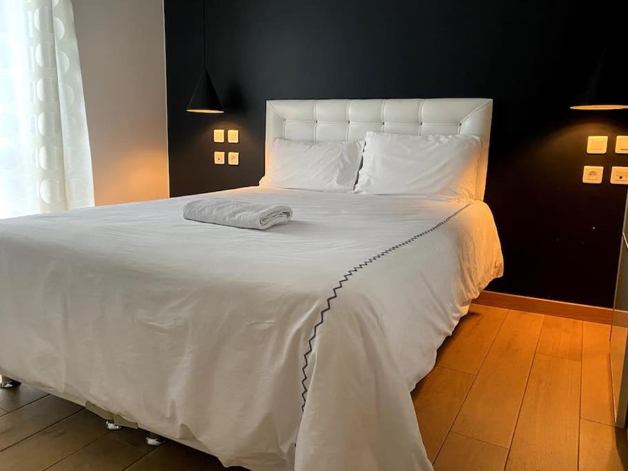 Carlton area chic 2 bedrooms 2 baths