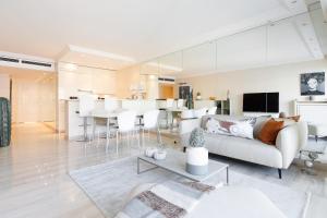 Appartement Carlton area chic 2 bedrooms 2 baths 7 Rue Rouaze 06400 Cannes Provence-Alpes-Côte d\'Azur