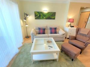 Carnaxide modern T1 apartment w balcony in Carnaxide Oeiras Lisbon