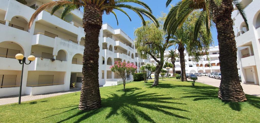 Appartement Casa Angela, 180m from the beach Urb Marbica - Quinta das Palmeiras 2-1 G5-2 1C 8400-450 Porches