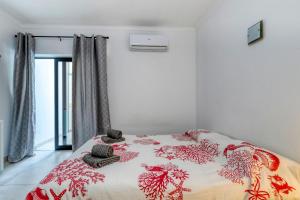 Casa Azula - Bright and airy 2 bedroom apartment with pool