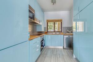 Casa Azula - Bright and airy 2 bedroom apartment with pool