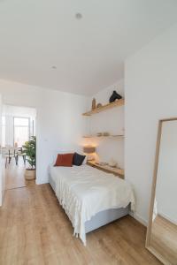 Casa Boma Lisboa - Sunny Apartment with Private Balcony and Panoramic Bridge View - Ajuda I