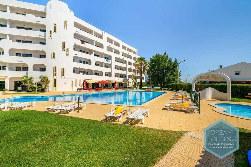 Casa Branca 409 - Dream Lodging Praceta Jaime Cortesão Edifício Silchoro, Apartamento 409, 8200-342 Albufeira