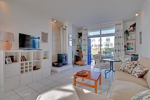 Casa Brisa Mar by Portucasa