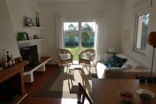 Casa Colina, walking distance to Arrifana Beach