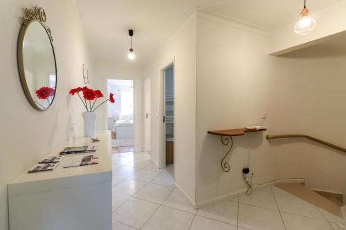Casa da Nespereira - City Centre Duplex Apt with Balcony