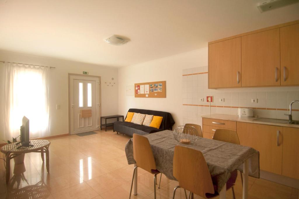 Casa da Tia Matilde Rua Coronel Barreto, 7, 2970-727 Sesimbra