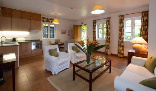 Casa das Vinhas by OurMadeira