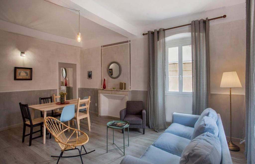 Appartement Casa Delia 10, rue Paoli 20220 LʼÎle-Rousse