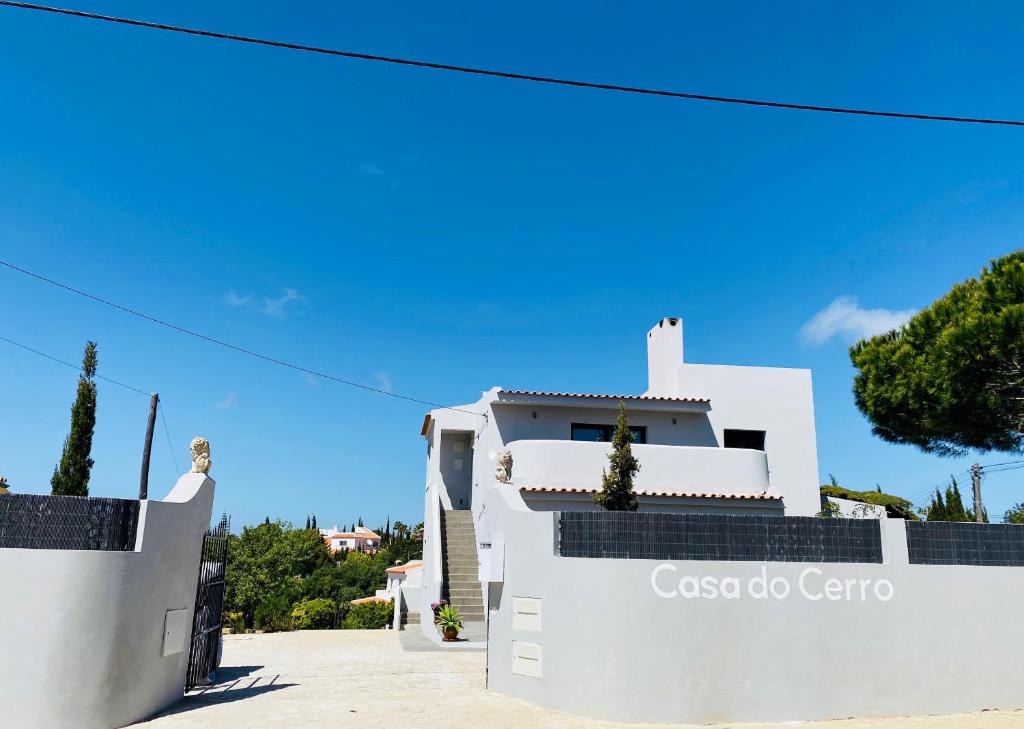 Casa do Cerro Rental Rua do Cerro, 8400-503 Carvoeiro