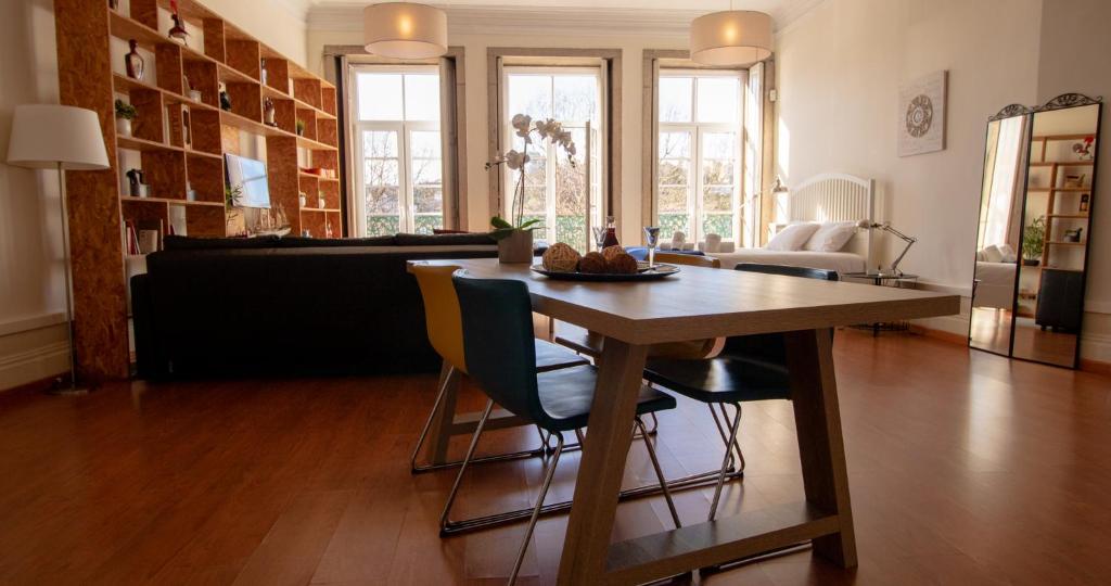 Casa do Recanto - Loft vista rio 39 Rua Nova da Alfândega apartamento 1, 4050-430 Porto