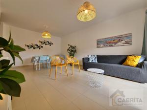Casa dos Peixinhos T1 by YHA