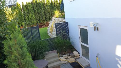 Casa Elea, die Ferienwohnung mit Terrasse und Garten am Tor zum Bodensee
