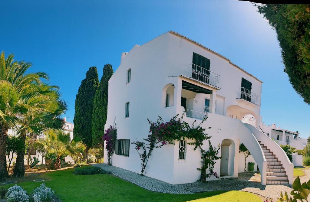 CASA ELISA SAO RAFAEL RUA DOS CORAIS, URBANIZACAO SAO RAFAEL, LOT 21, APT 38, 8200-385 Albufeira