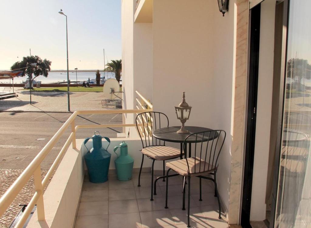 Casa Esti 174 Avenida 5 de Outubro, 8700-304 Olhão