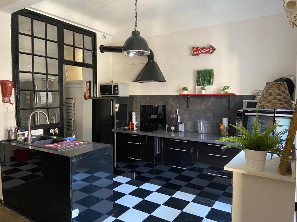 CASA FAMILY 20 Avenue François Cuzin, 83000 Toulon