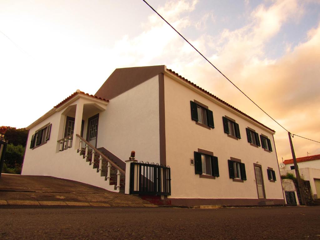 Casa L&M Rua Professor Francisco Rodrigues Vieira, nº 2, 9960-220 Lajes das Flores