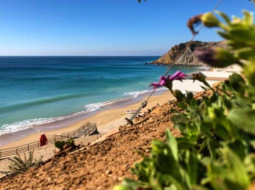 Casa Laranja, Aromas Burgau
