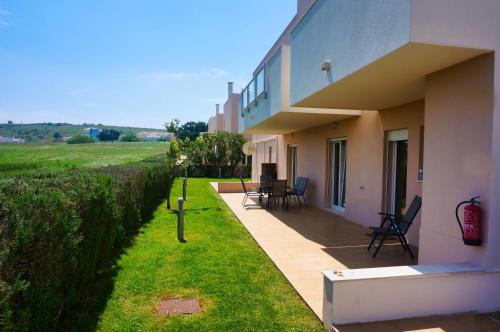 Casa Laranja, Aromas Burgau