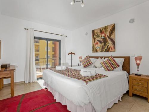 Casa Lilou - Apartamento em excelente condomínio com piscina e ginásio