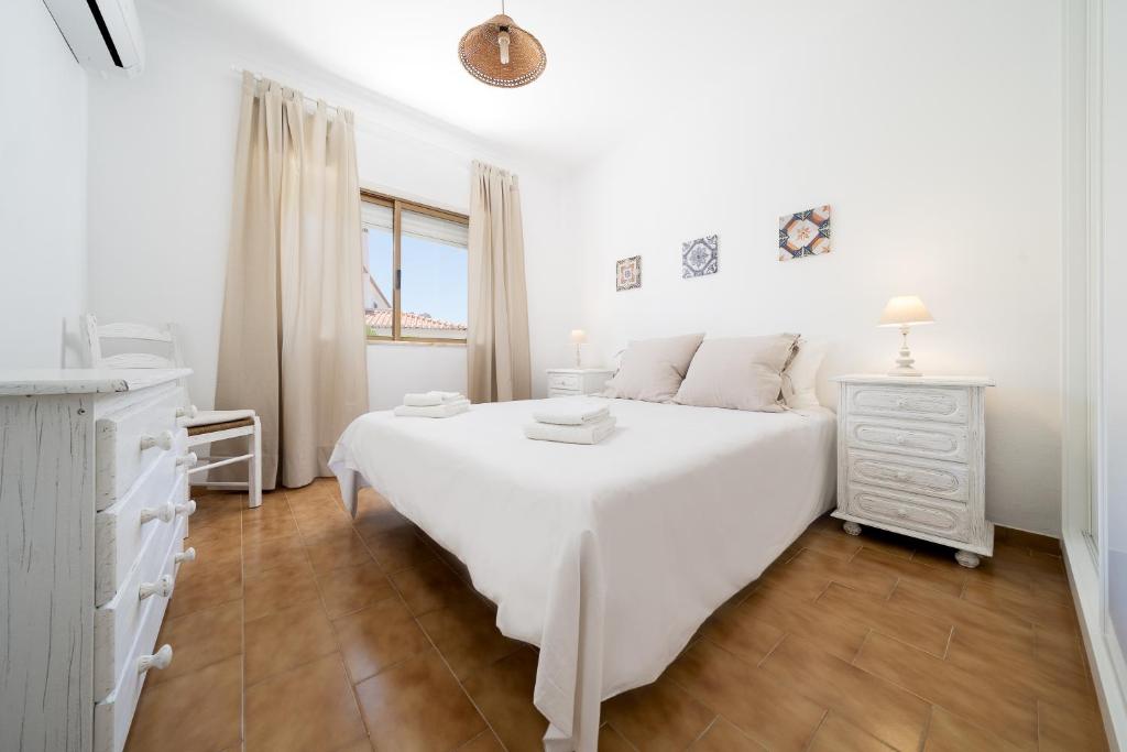 Casa Mar Urb. Monte do Paraíso, Lote 4 Apart.2, R/C, 8400-518 Carvoeiro