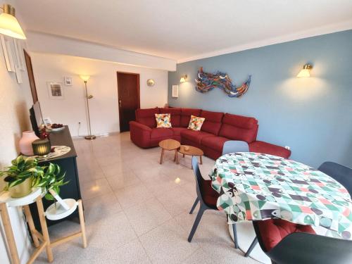 Casa Mar e Sol, NEW apartment near the beach with balcony