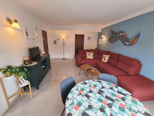 Casa Mar e Sol, NEW apartment near the beach with balcony