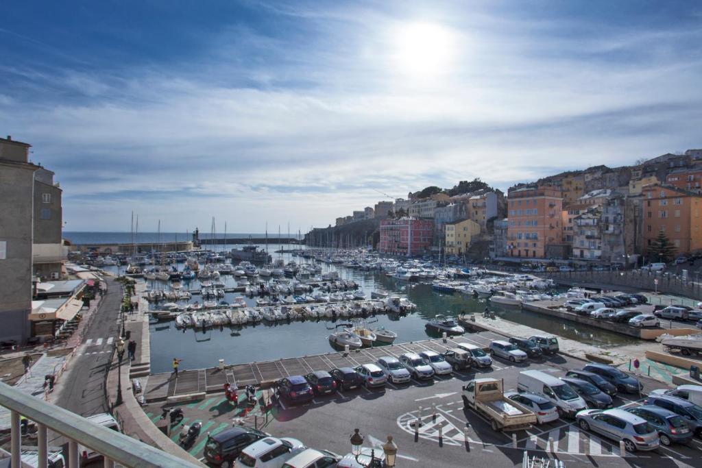 Casa Marga Appartement de maître vue exceptionnelle Vieux-Port 4 Rue Saint-Jean, 20200 Bastia