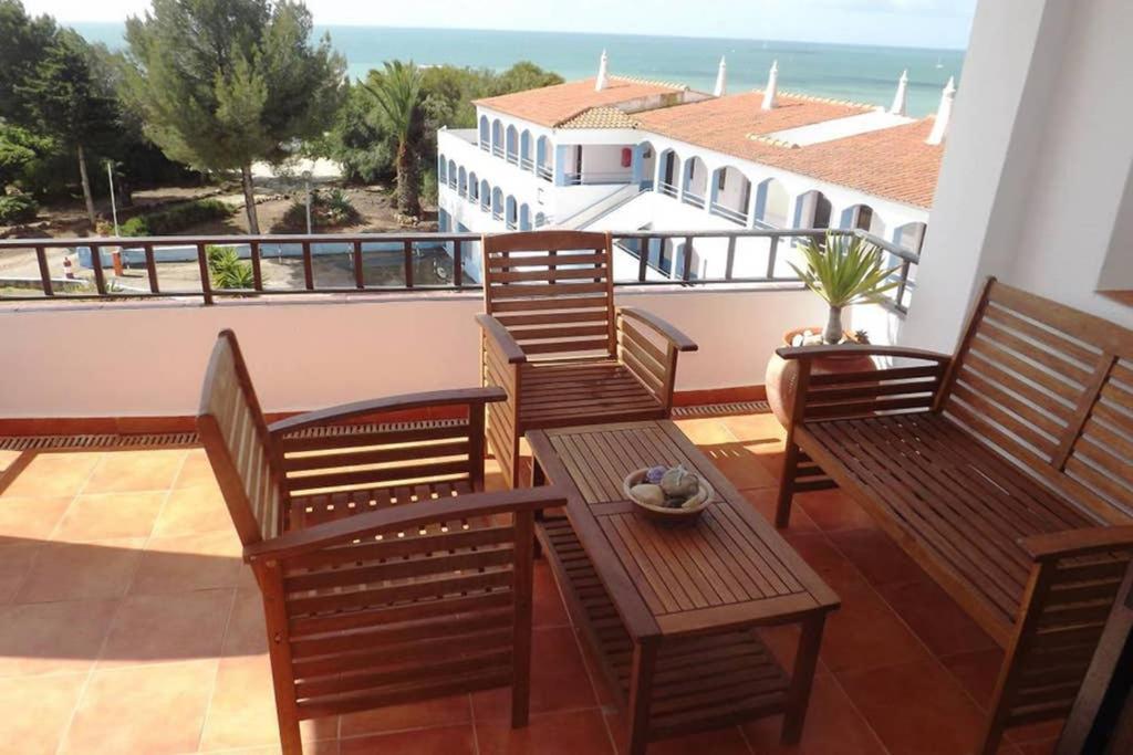 Casa Nill - Apartamento na Praia do Forte de São João em Albufeira Rua do Forte Bloco F1 Apartamento 201, 8200-161 Albufeira