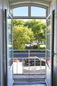 Casa St Yves - Sunny flat in Setúbal on Av Luisa Todi