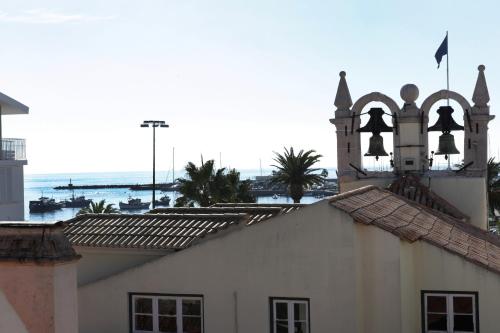 Cascais Downtown Apartment with Sea View