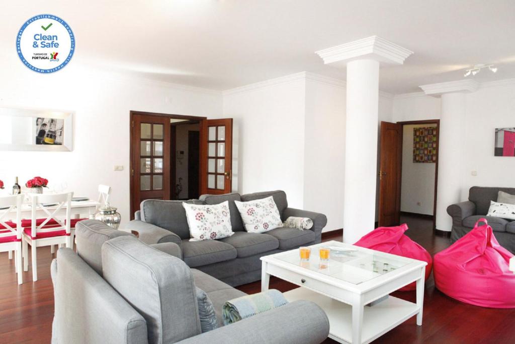 Cascais Guia’s Gorgeous & Spacious Apartment Rua do Farol Nº 378, 1º Esq, 2750-341 Cascais
