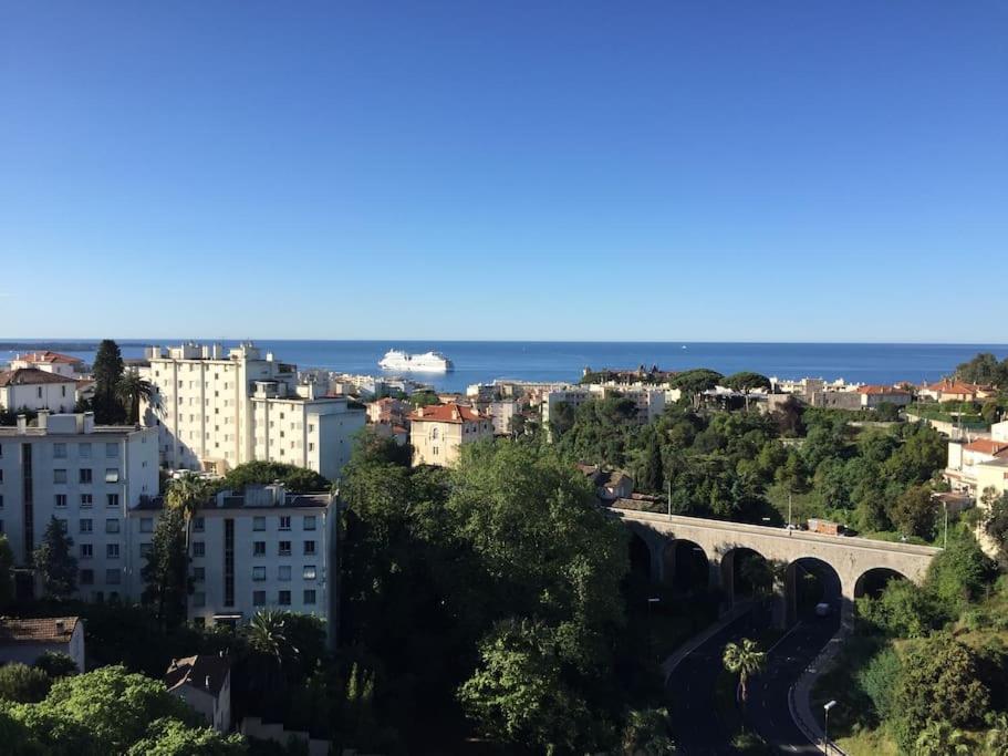Cassiflores F3 cannes 181 Avenue de Grasse, 06400 Cannes