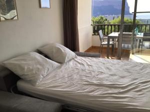 CASSIS 4PERS VUE MER WIFI TENNIS PARKING PISCINE