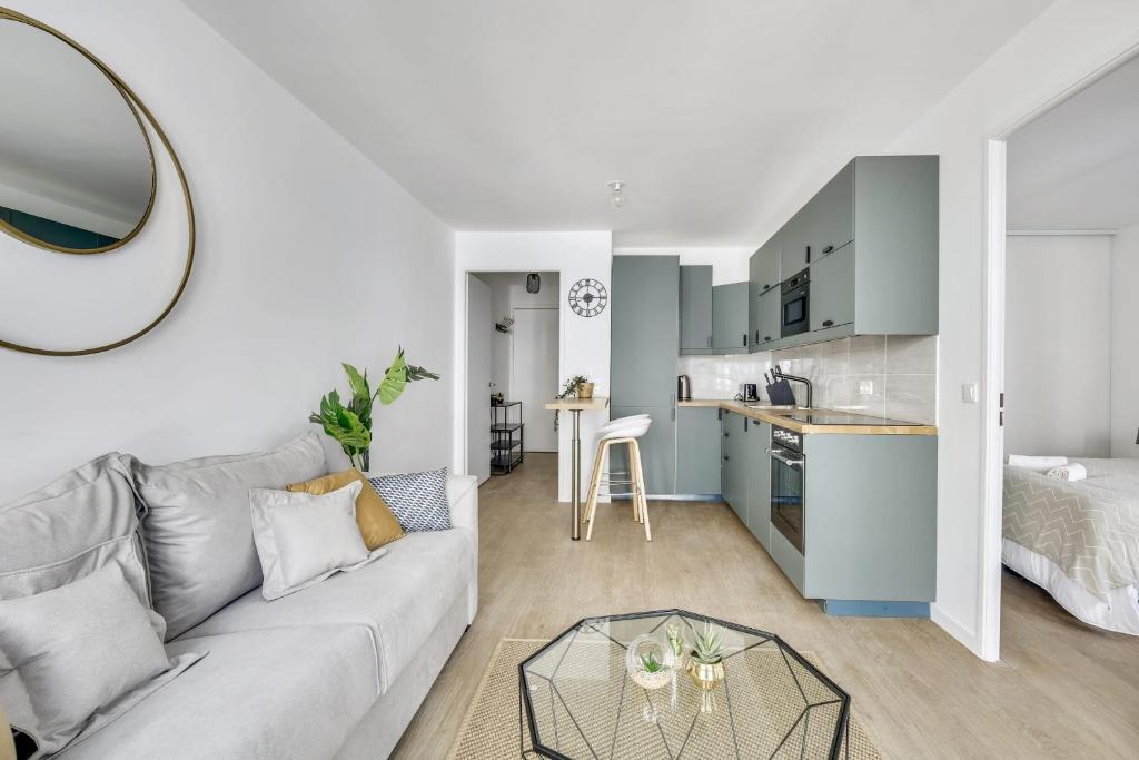 CassisFamily 13260 Cassis