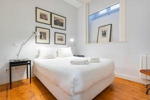 Castelo Design Aparment W/ Balcony & Super View by LovelyStay