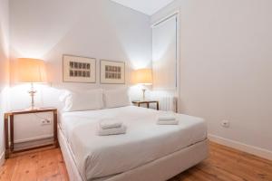 Castelo Design Aparment W/ Balcony & Super View by LovelyStay