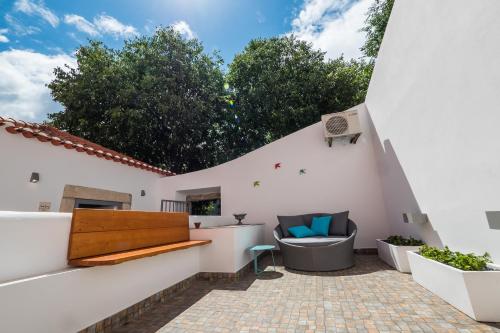 Castle Terrace Exclusive Apartment - Home By The Castle Apartment