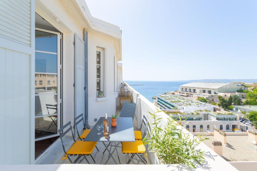Catalans Sur Mer - MaisonMars 47 Rue de Suez, 13007 Marseille