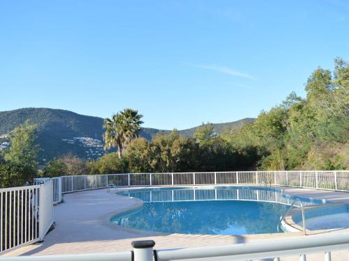 Appartement Appartement Cavalaire-sur-Mer, 2 pièces, 4 personnes - FR-1-226B-103 CHEMIN DES COLLIERES BATIMENT H - APPARTEMENT N°94 REZ-DE-JARDIN Cavalaire-sur-Mer