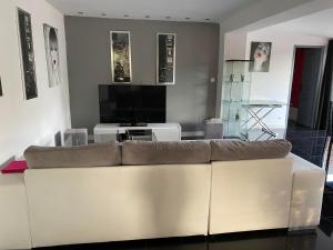CAVALIERE APT 125M2 PISCINE
