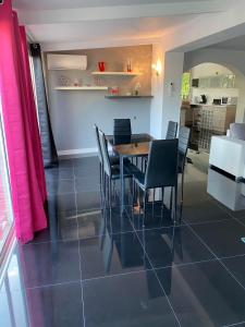 CAVALIERE APT 125M2 PISCINE
