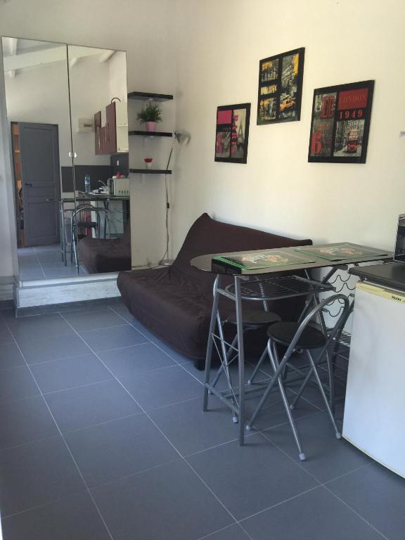 Appartement CAVALIERE STUDIO 2P TER 2 RUE DES ECOLES CAVALIERE 83980 Le Lavandou