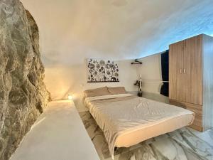Cave House Apartment