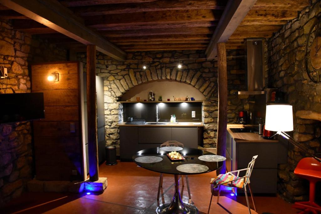 Appartement Caveau Contemporain KV'O37 14 Rue Pointelin 39600 Arbois