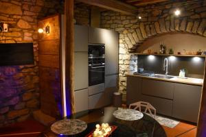 Appartement Caveau Contemporain KV'O37 14 Rue Pointelin 39600 Arbois Franche-Comté